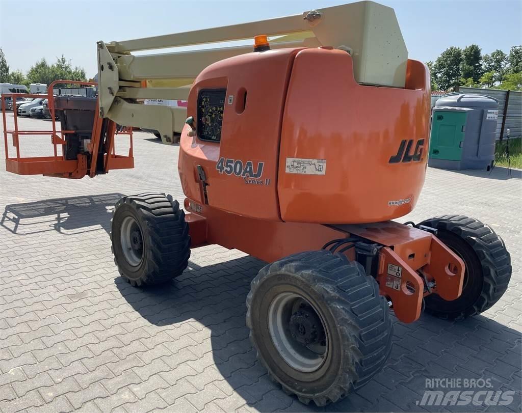 JLG  Nacele cu brat articulat