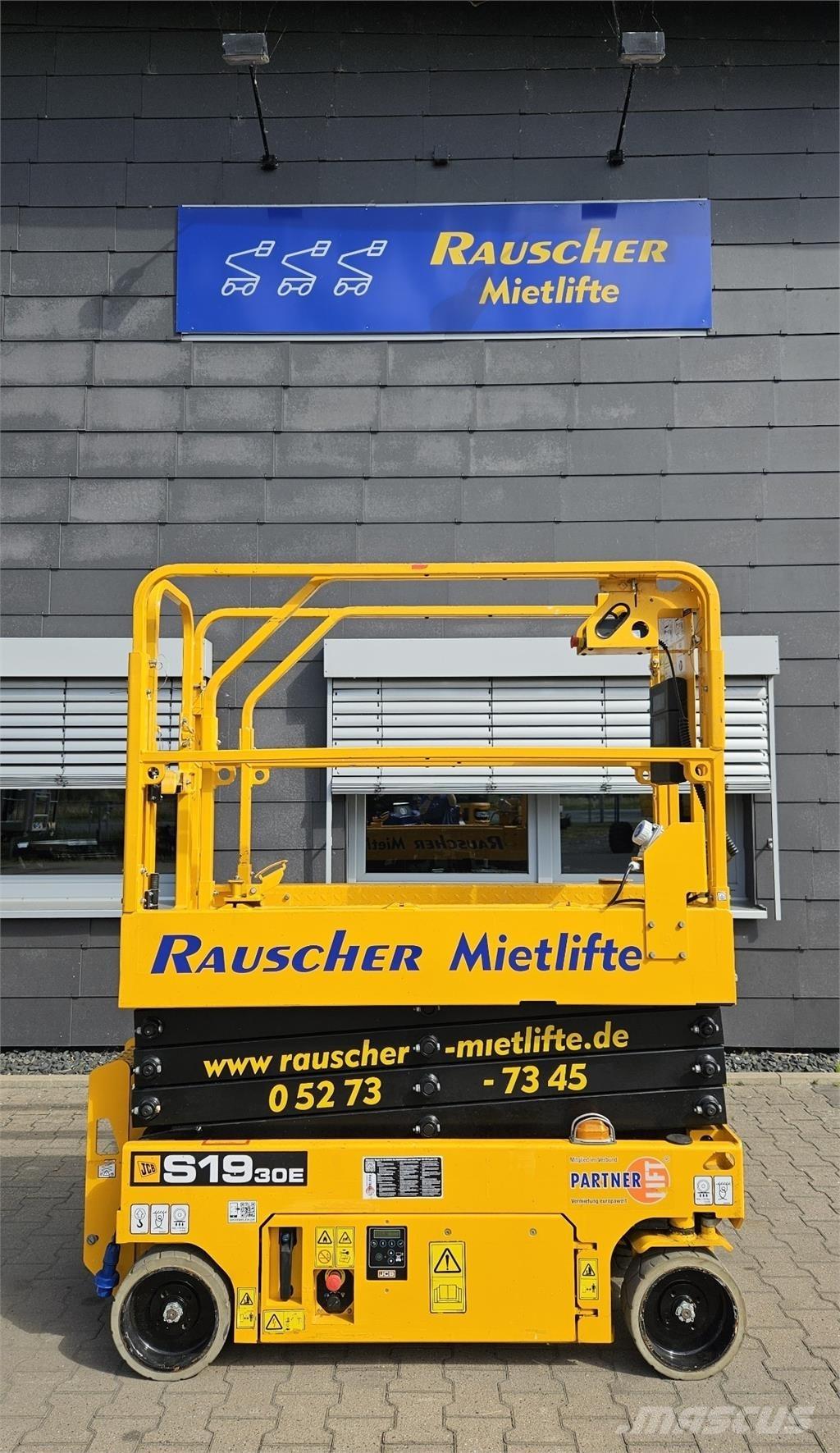 JCB S1930E Platforme aeriene montate pe remorca