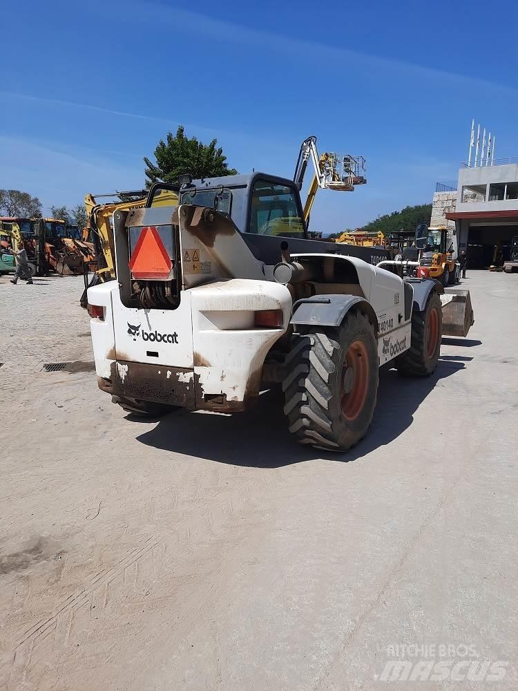Bobcat T40-140 Stivuitor cu catarg retractabil