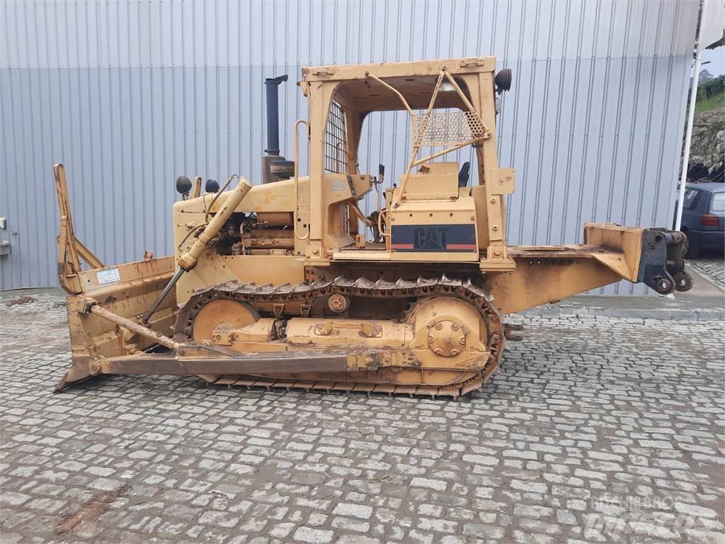 CAT D4E Buldozere pentru montat tevi