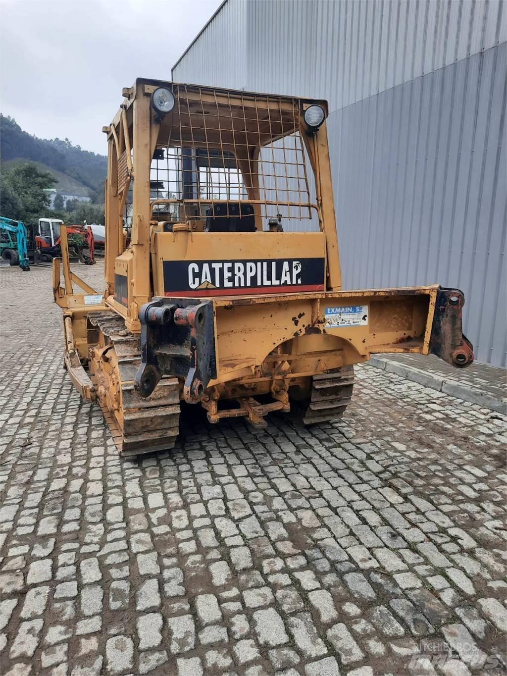 CAT D4E Buldozere pentru montat tevi