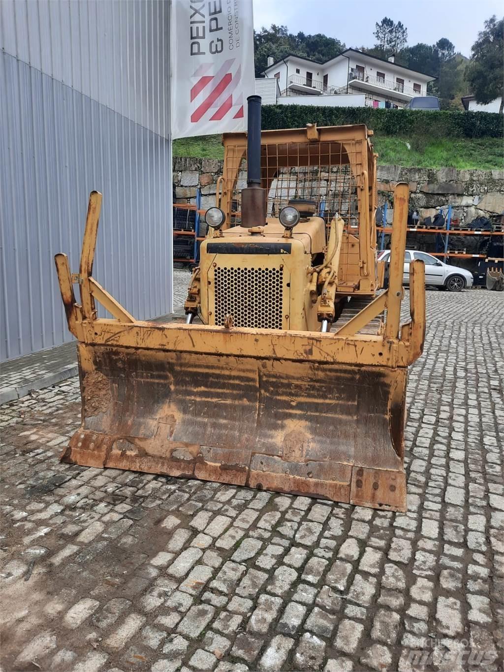 CAT D4E Buldozere pentru montat tevi