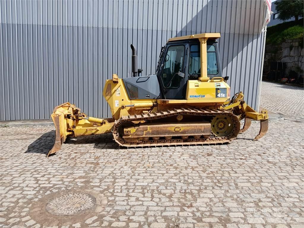 Komatsu D41E-6 Buldozere pentru montat tevi