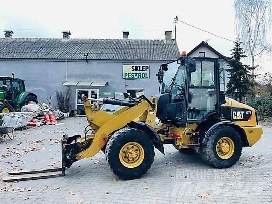 CAT 907H Incarcator pe pneuri