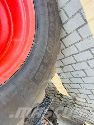 CLAAS ARION 640 Tractoare