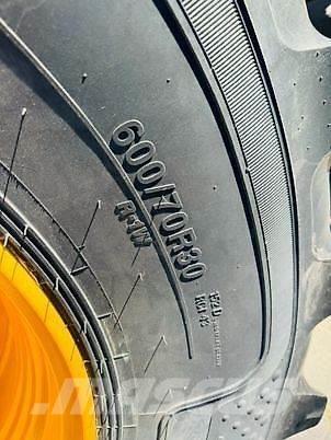 JCB FASTRAC 4220 Tractoare