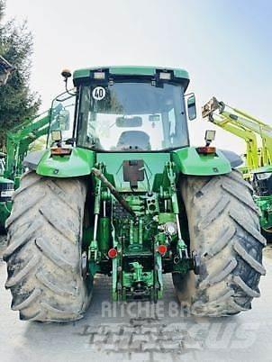 John Deere 8310 Tractoare