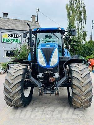 New Holland T7.210RC Tractoare