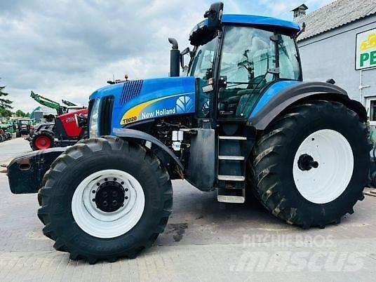 New Holland T8020 Tractoare