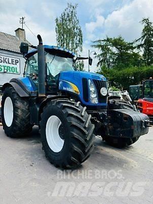 New Holland T8020 Tractoare