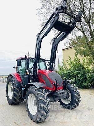 Valtra N104 Tractoare