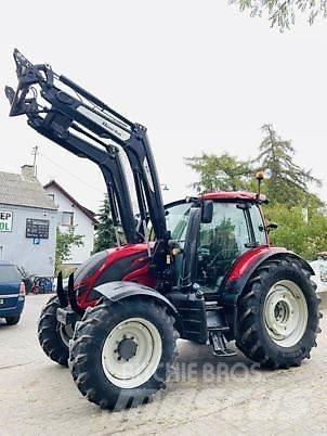 Valtra N104 Tractoare