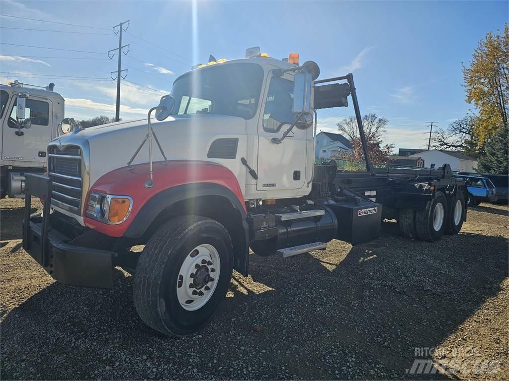 Mack CV713 Altele