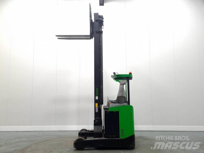 BT R318 Stivuitor cu catarg retractabil