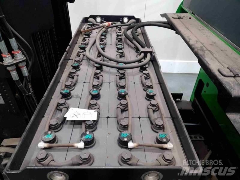 BT R318 Stivuitor cu catarg retractabil