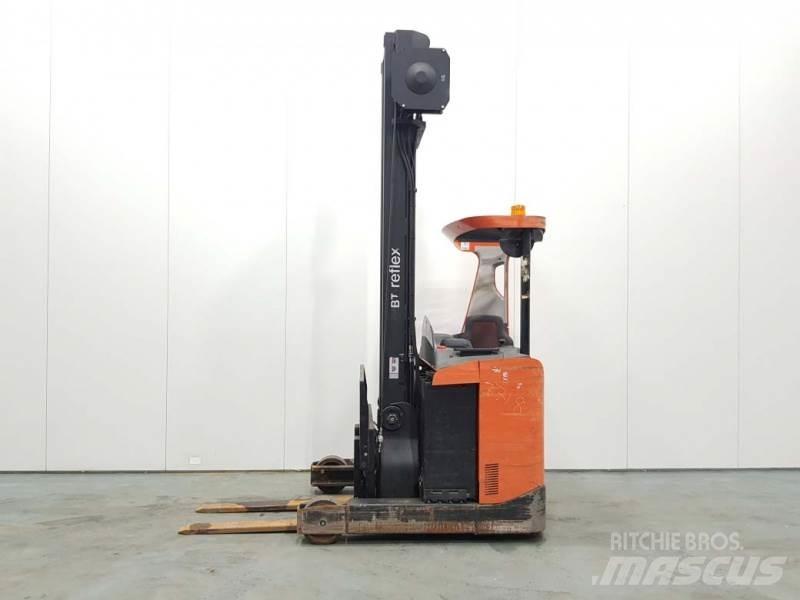 BT RRE160 Stivuitor cu catarg retractabil