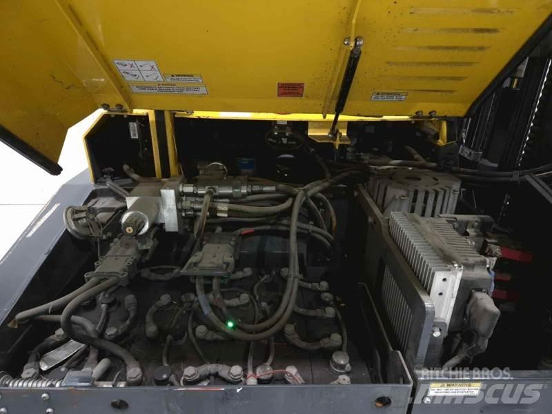 Combilift CBE3000 Stivuitoare cu patru brate