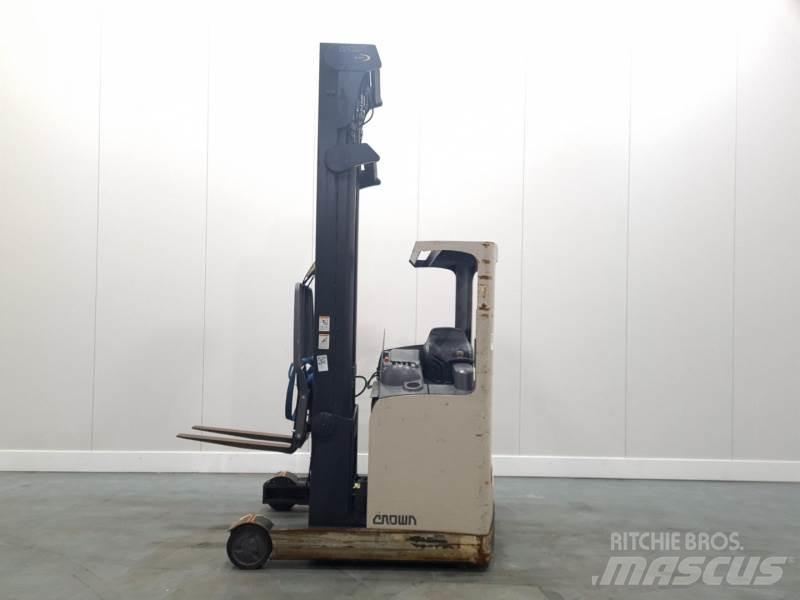Crown ESR4500 Stivuitor cu catarg retractabil