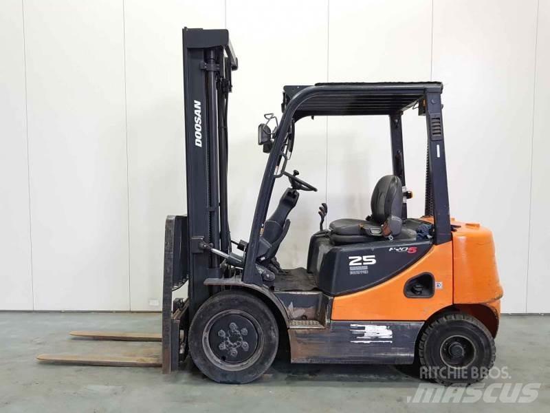 Doosan D25S-5 Stivuitor diesel