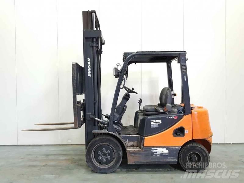 Doosan D25S-5 Stivuitor diesel