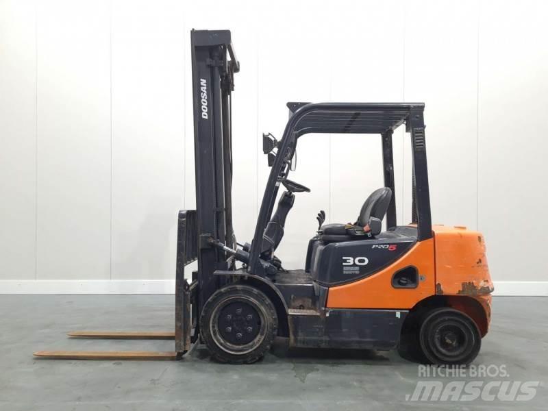 Doosan D30S-5 Stivuitor diesel