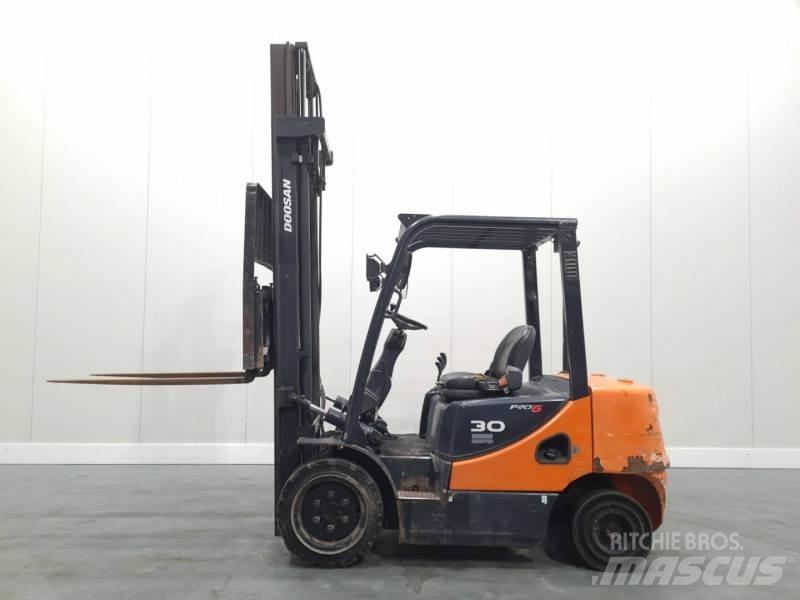 Doosan D30S-5 Stivuitor diesel