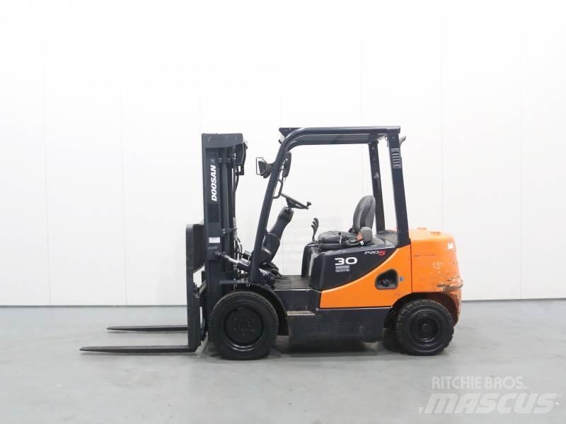 Doosan D30S-5 Stivuitor diesel