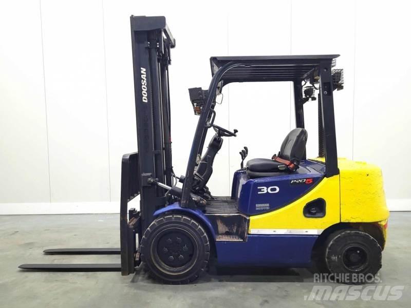 Doosan D30S-5 Stivuitor diesel