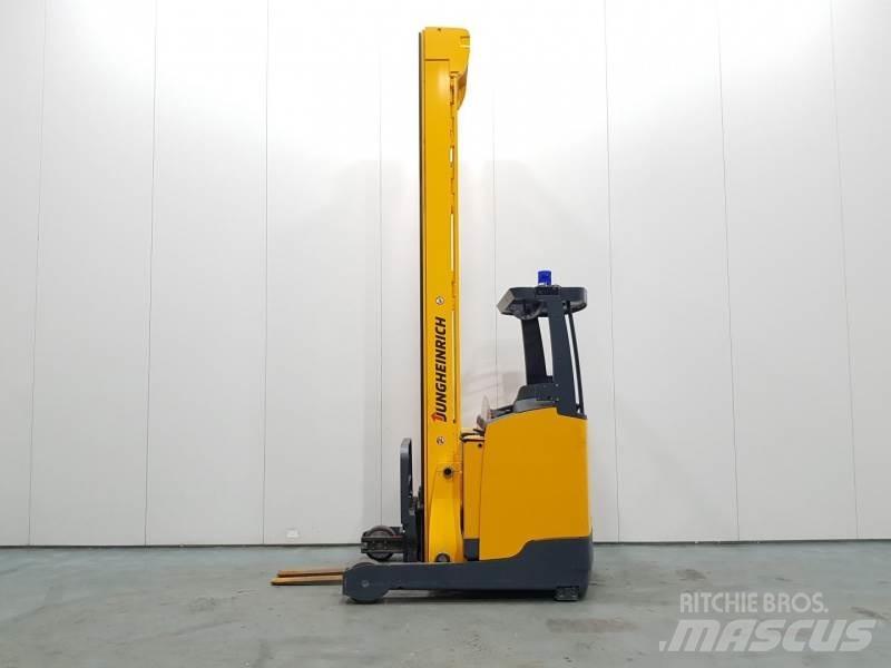 Jungheinrich ETV318 Stivuitor cu catarg retractabil