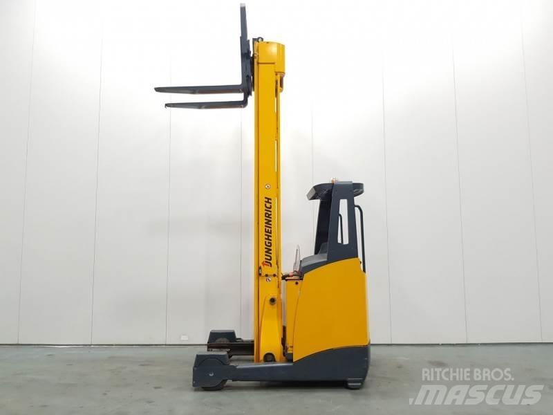 Jungheinrich ETV320 Stivuitor cu catarg retractabil