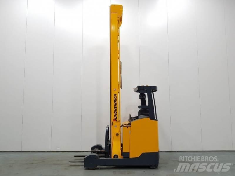 Jungheinrich ETV325 Stivuitor cu catarg retractabil
