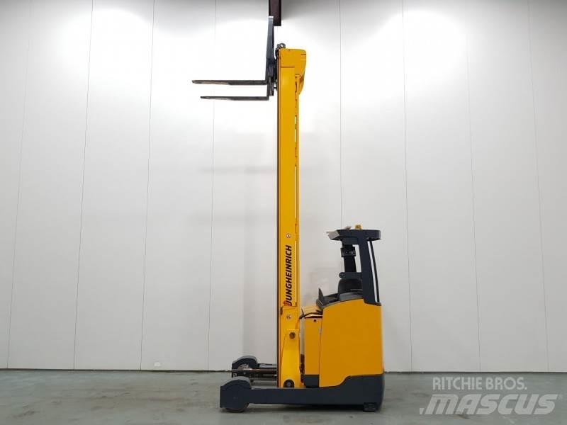 Jungheinrich ETV325 Stivuitor cu catarg retractabil