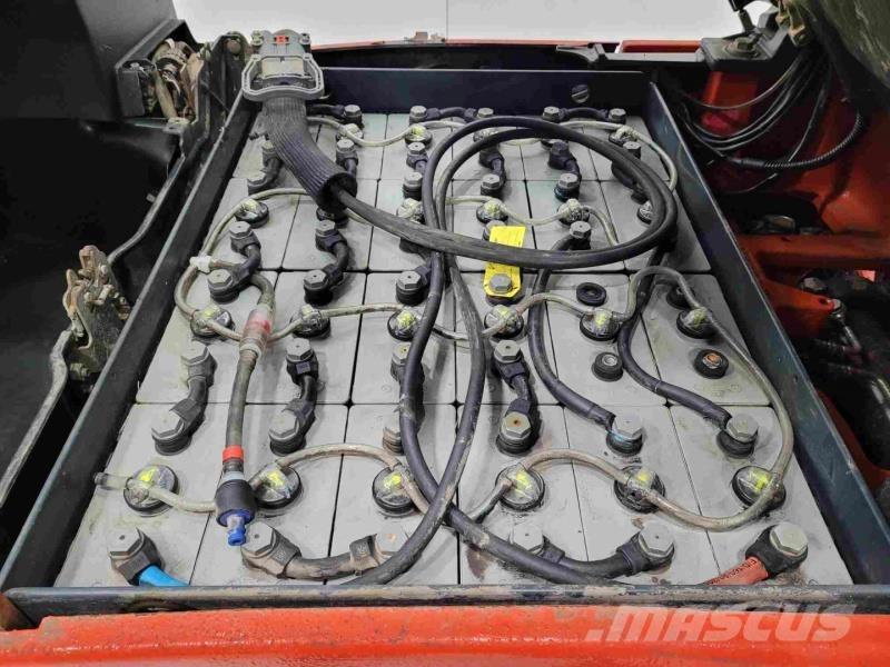 Linde E16PH-01 Stivuitor electric