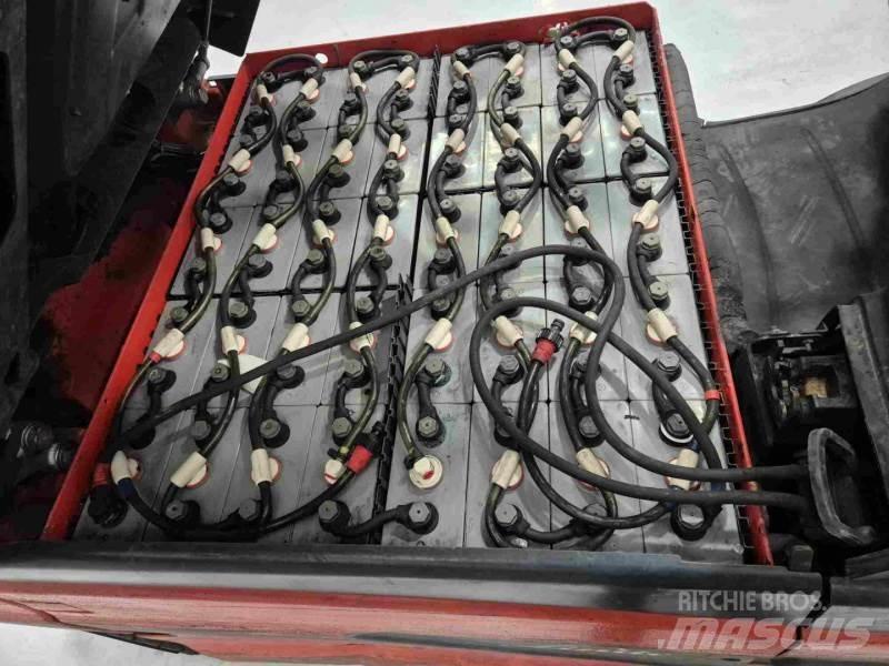 Linde E30L-01 Stivuitor electric