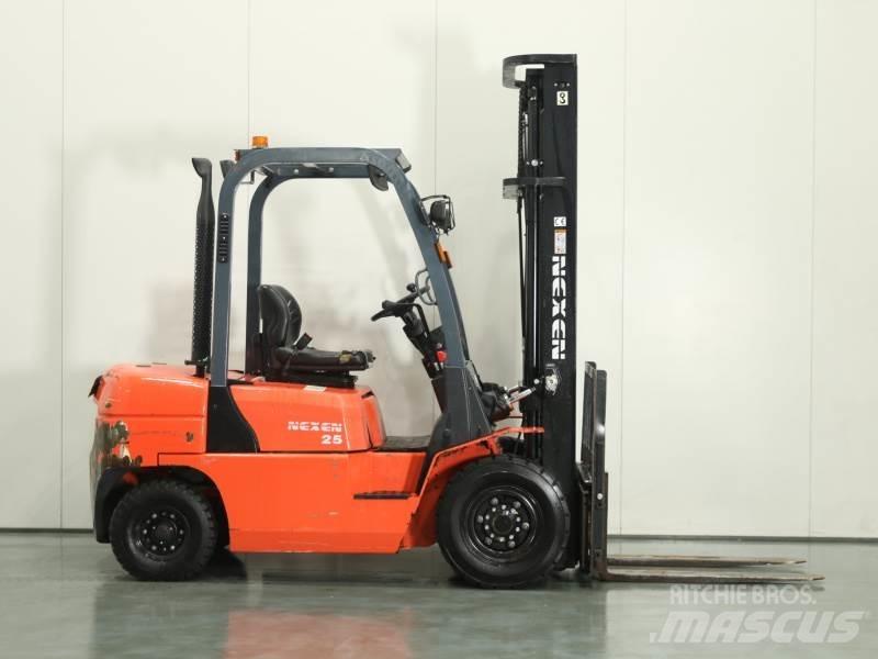 Nexen FDR25 Stivuitor diesel