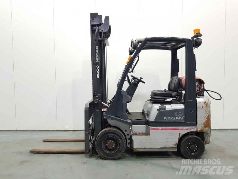 Nissan P1D1A18LQ Stivuitor GPL