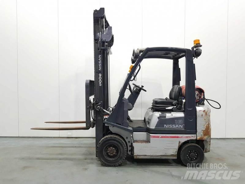 Nissan P1D1A18LQ Stivuitor GPL