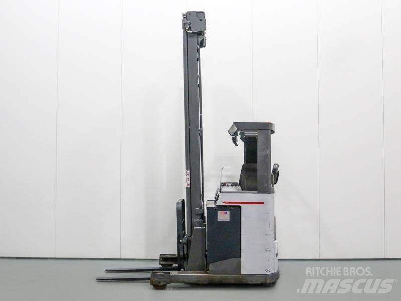 Nissan UNS161 Stivuitor cu catarg retractabil