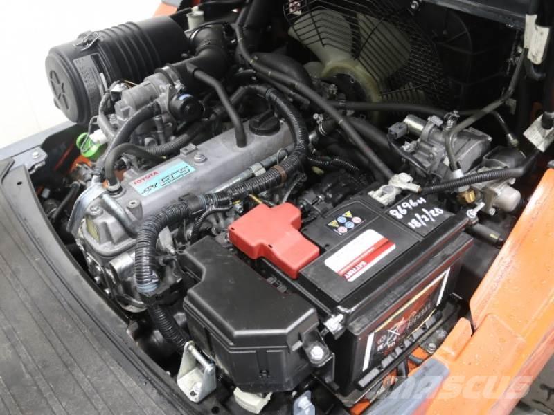 Toyota 02-8FGF30 Stivuitor GPL