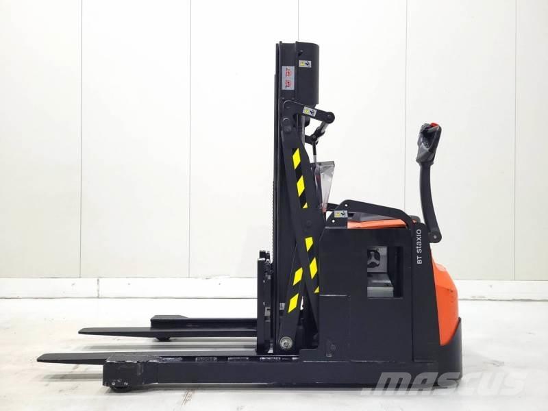 Toyota SWE120XR Stivuitoare Telescopice Rotative