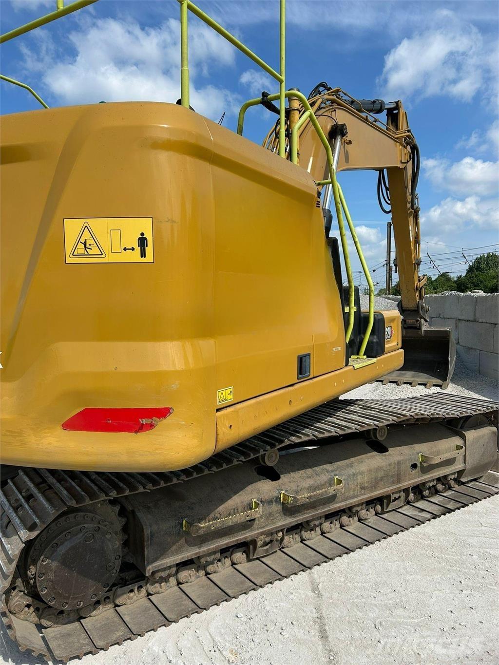 CAT 320 Excavatoare pe șenile

