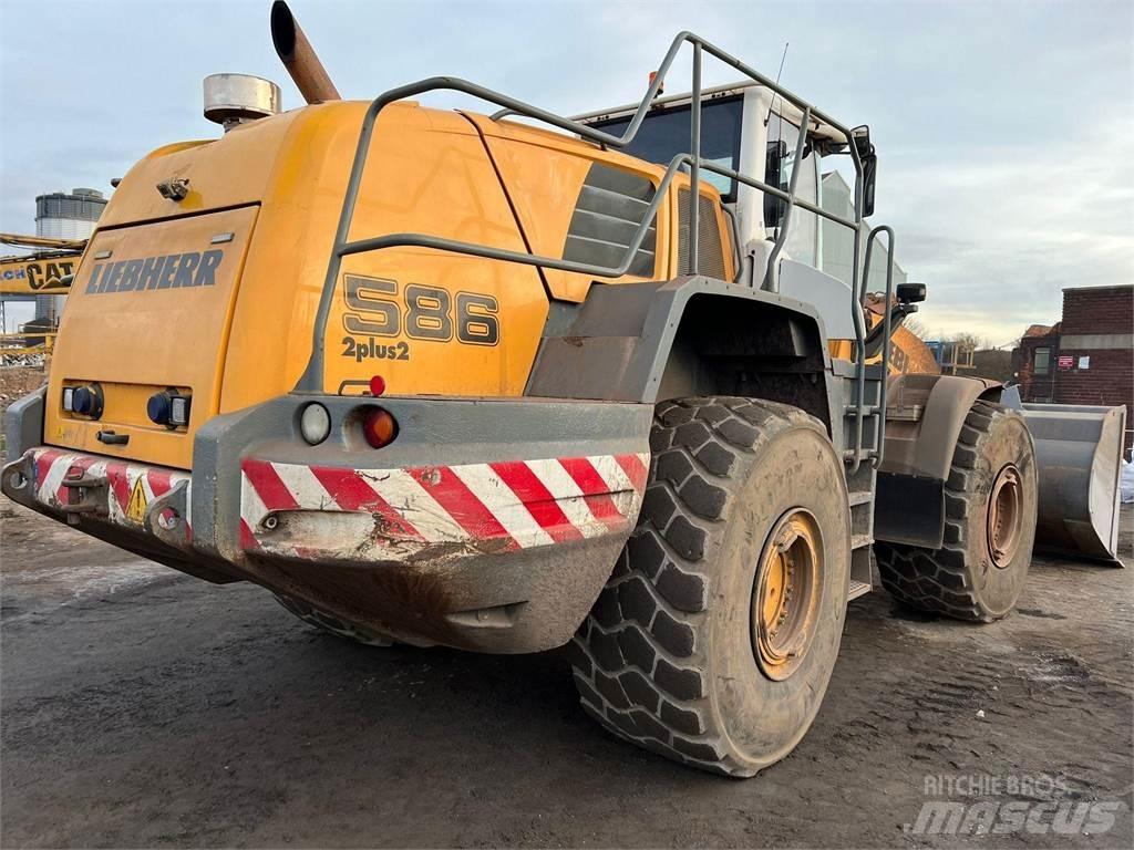 Liebherr L586 Incarcator pe pneuri