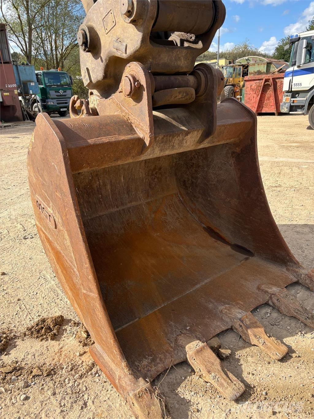 Volvo EC290BLC Excavatoare pe șenile
