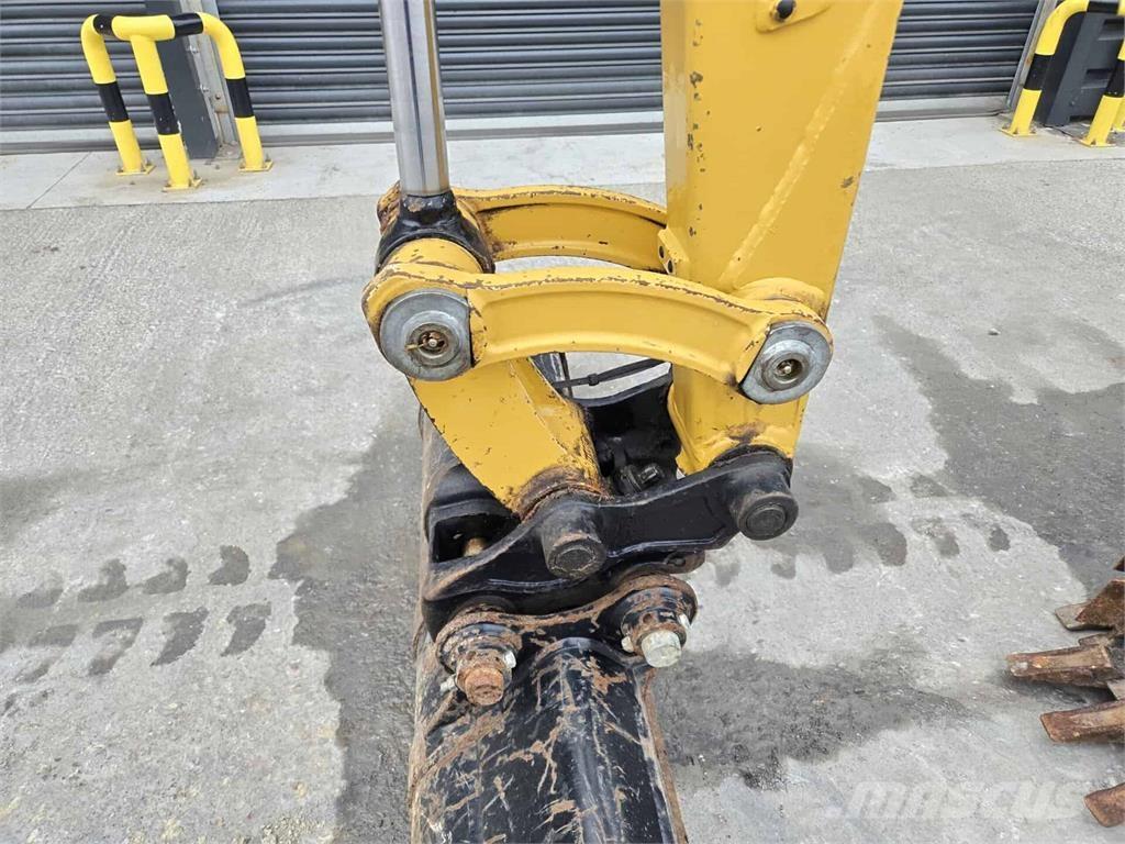 CAT 302.7 Mini excavatoare < 7t