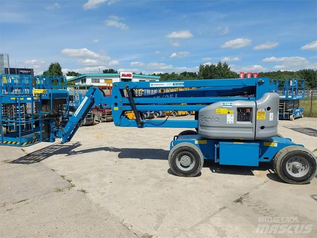 Genie Z-45/25J DC Nacele cu brat articulat