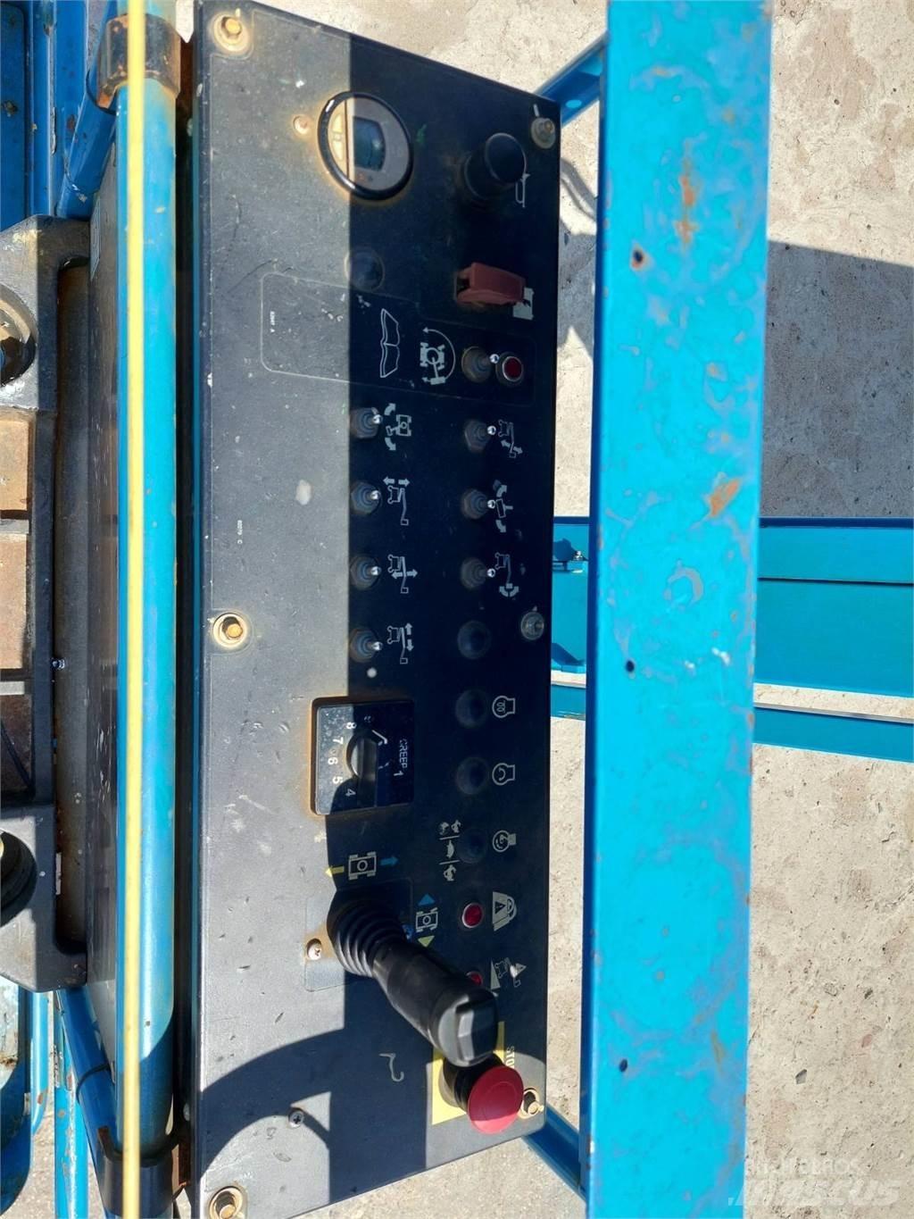 Genie Z-45/25J DC Nacele cu brat articulat