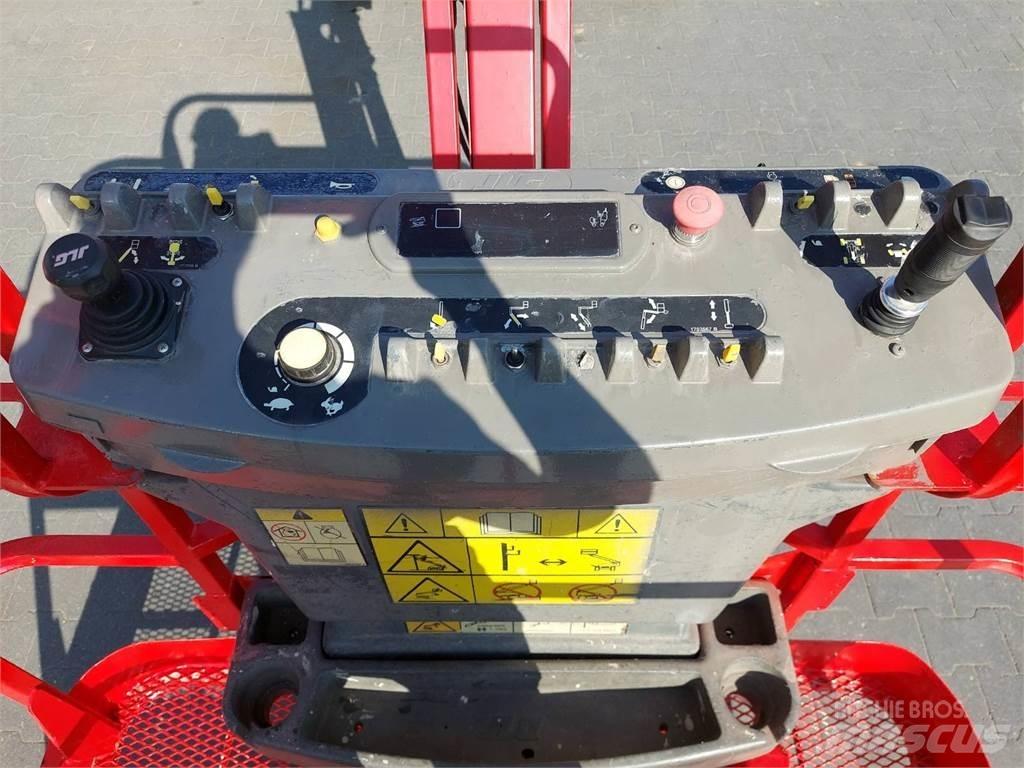 JLG M450AJ Nacele cu brat articulat