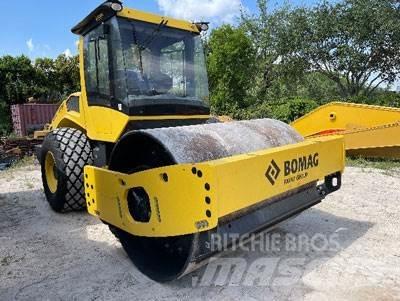 Bomag BW213DH-5 Utilaje construcții - Altele
