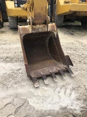CAT 320 Excavatoare pe șenile

