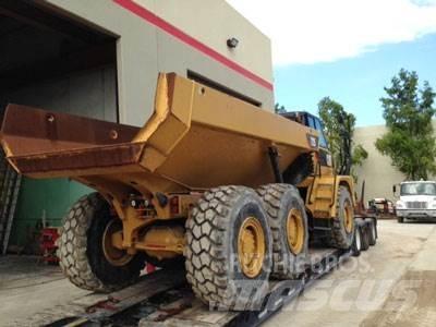 CAT 725 Transportoare articulate